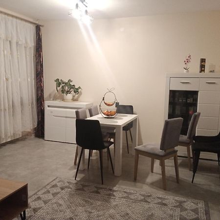 Uroczy Apartament Cracóvia Exterior foto
